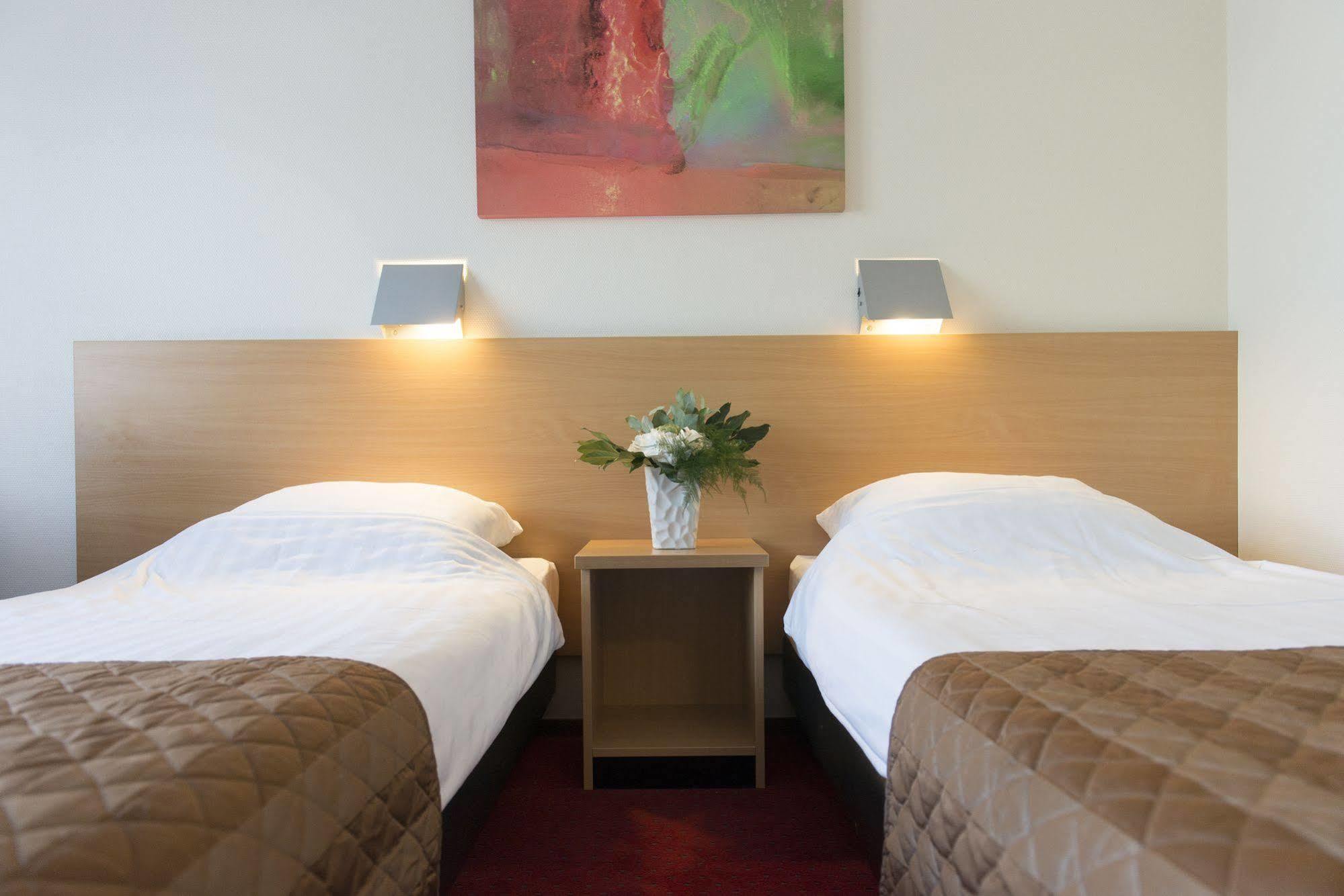 Bastion Hotel Leiden Voorschoten Ngoại thất bức ảnh